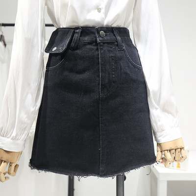 Moderni īsi sieviešu svārki ar kabatām un saplēstiem elementiem