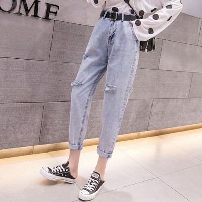 Ежедневни дамски дънки със скъсани мотиви и кожен колан