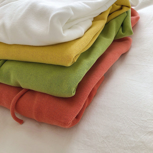 Nappali női pulóver sima modell kapucnival