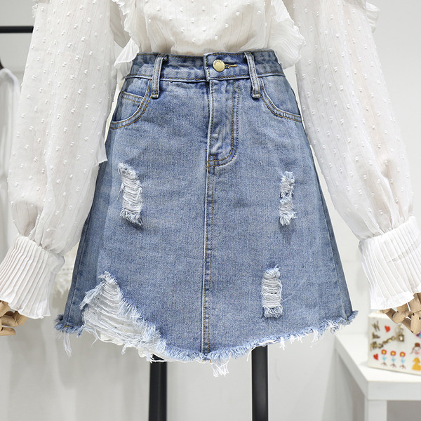 Дамска дънкова пола А-линия със скъсани мотиви