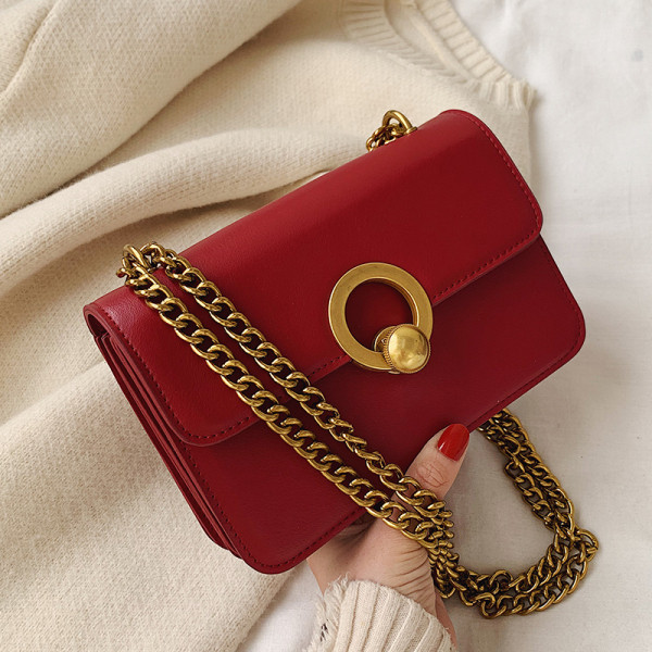 Moderna ženska torba od eko kože sa metalnim kopčanjem