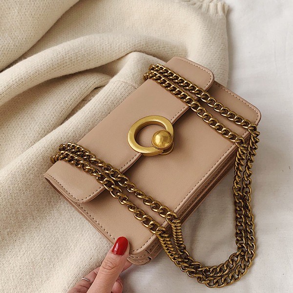 Moderna ženska torba od eko kože sa metalnim kopčanjem