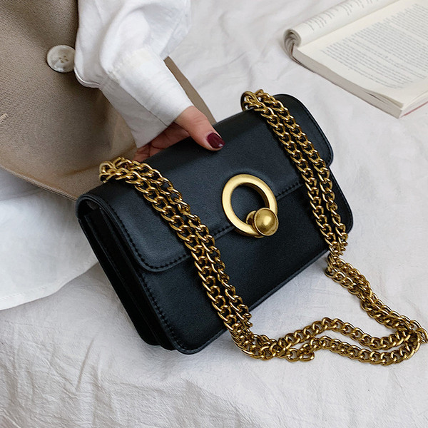 Moderna ženska torba od eko kože sa metalnim kopčanjem