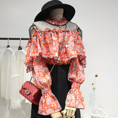 Uue mudeli madala kraega, tülli ja lillelise mustriga naiste pluus