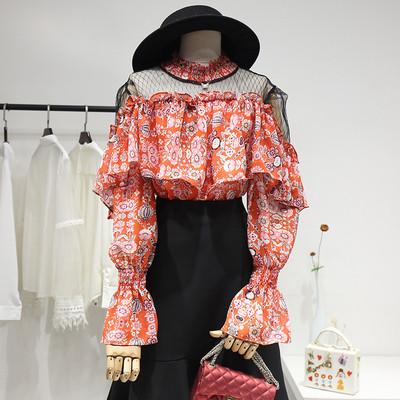 Uue mudeli madala kraega, tülli ja lillelise mustriga naiste pluus