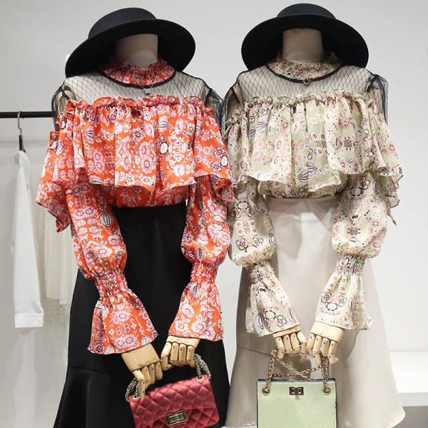 Uue mudeli madala kraega, tülli ja lillelise mustriga naiste pluus