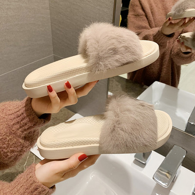 Alkalmi női papucs lapos talppal és pehellyel - két modell