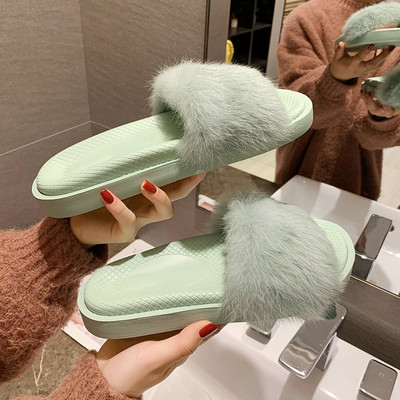 Alkalmi női papucs lapos talppal és pehellyel - két modell