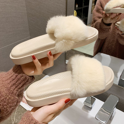 Alkalmi női papucs lapos talppal és pehellyel - két modell