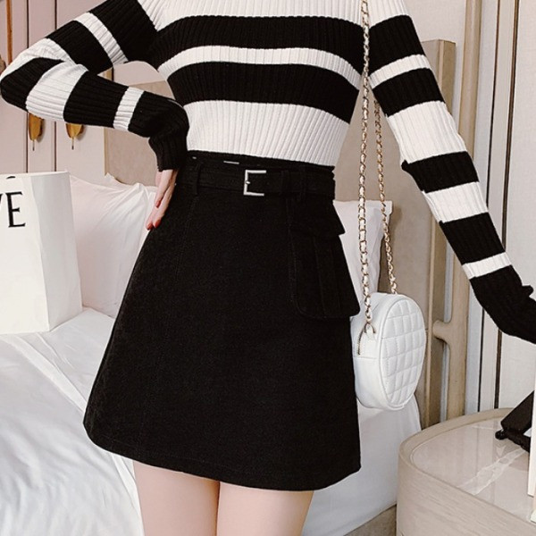 Fusta de dama din piele intoarsa cu talie inalta, curea si buzunar