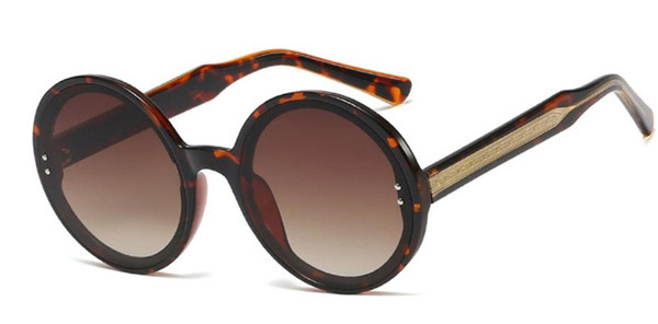 Įprasti apvalios formos moteriški akiniai nuo saulės