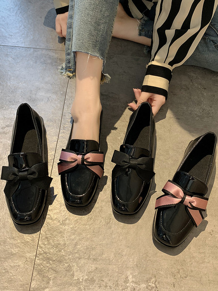 Ležerne ženske cipele s ravnim potplatom i trakom