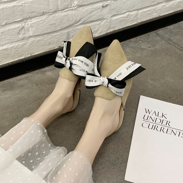 Moteriškos šlepetės smailus modelis ir kaspinas