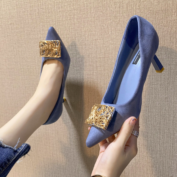 Pantofi de dama eleganti cu toc subtire de 7 cm si element metalic