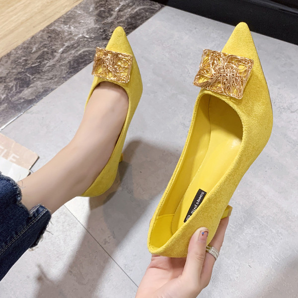 Pantofi de dama eleganti cu toc subtire de 7 cm si element metalic