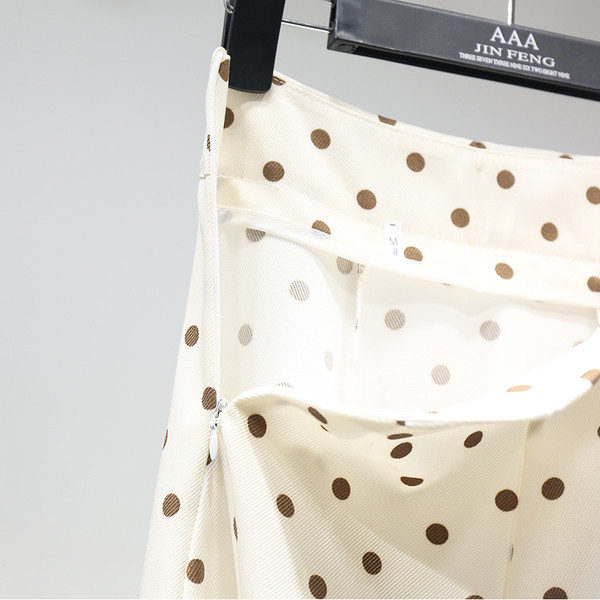 Iškirpto modelio moteriškas sijonas su taškeliais – aukštu liemeniu