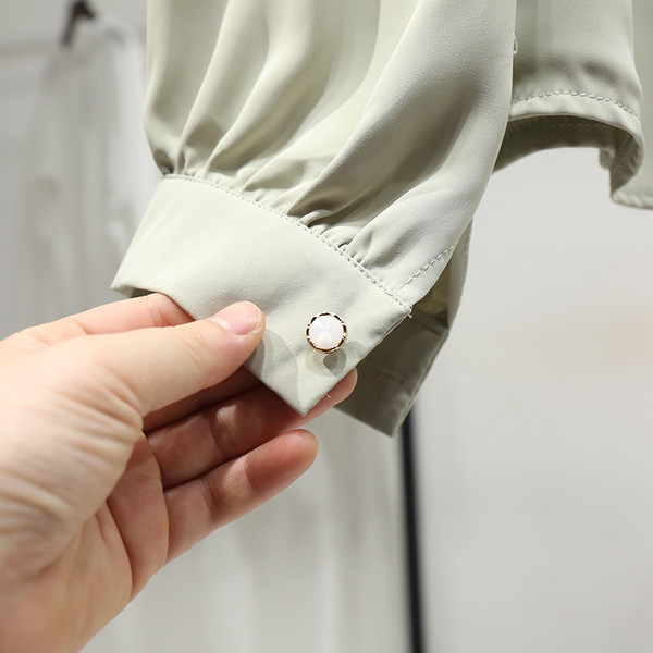 Modern női sifon ing hosszú ujjal és spitz nyakkivágással