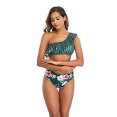 Dviejų dalių maudymosi kostiumėlis su vienu dirželiu ir skirtingais raštais