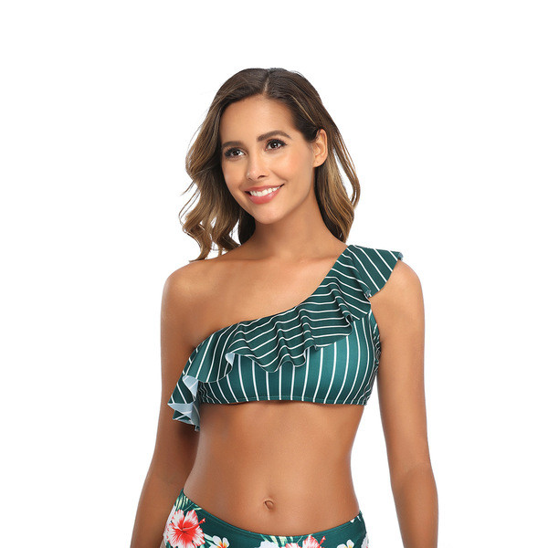 Dviejų dalių maudymosi kostiumėlis su vienu dirželiu ir skirtingais raštais