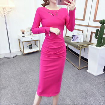 Дълга дамска рокля с обло деколте и дълъг ръкав