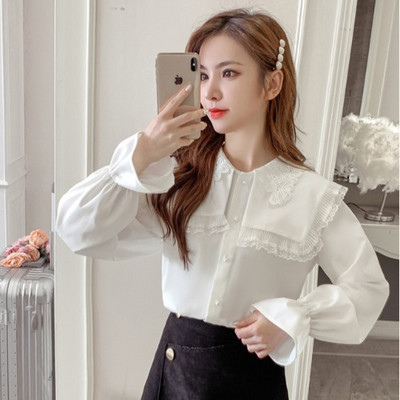 Retro moteriški marškiniai su nėrinių elementais ir ovalia iškirpte