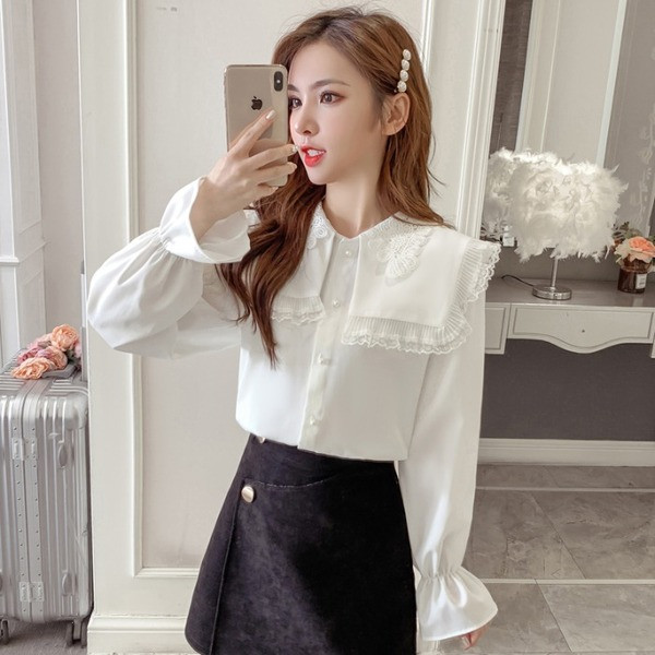 Retro moteriški marškiniai su nėrinių elementais ir ovalia iškirpte