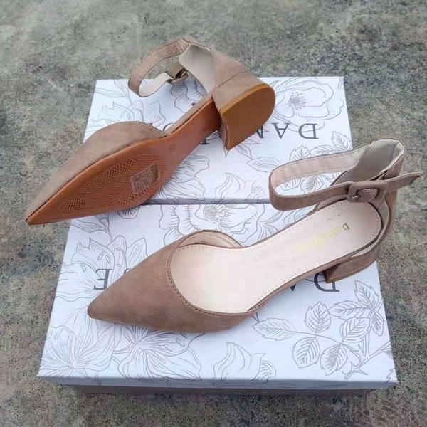 Moteriškos basutės žemu storu kulnu iš ekologiškos zomšos