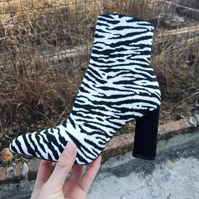 Cizme moderne de dama cu toc si imprimeu zebra