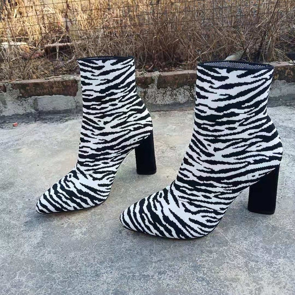 Cizme moderne de dama cu toc si imprimeu zebra