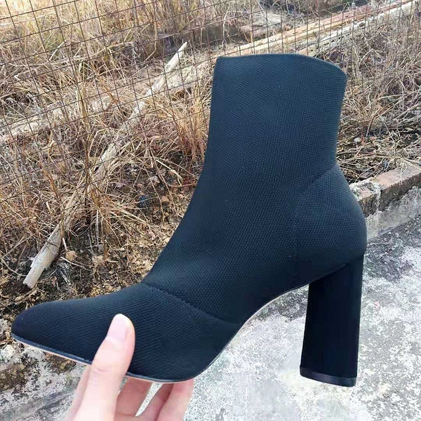 Cizme moderne de dama cu toc si imprimeu zebra