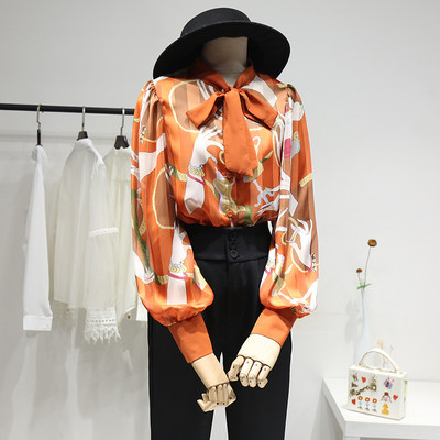 Moteriški marškiniai su kaspinu ir šifono raštu