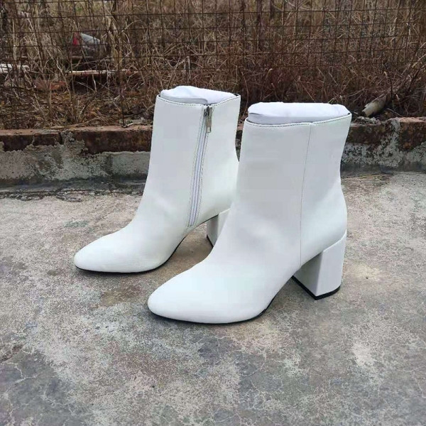 Moteriški smailūs batai iš dirbtinės odos su kulnu