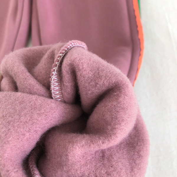 Pantaloni sport de dama cu talie elastica si margini colorate