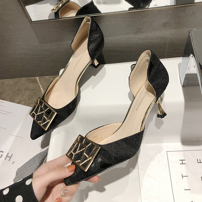 Stilīgas sieviešu kurpes ar plānu 7 cm papēdi un metāla elementu