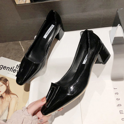 Modern női cipő 5 cm vastag sarokkal