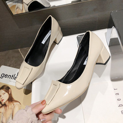 Modern női cipő 5 cm vastag sarokkal