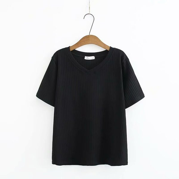 Ikdienas sieviešu T-krekls ar īsām piedurknēm un dziļu kakla izgriezumu