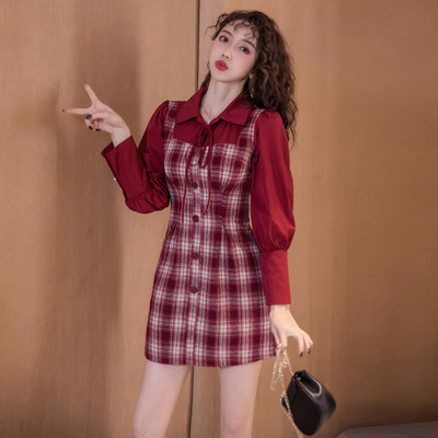 Карирана дамска рокля с класическа яка и дълъг ръкав