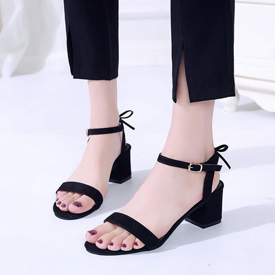 Ženske sandale na četvrtastu petu - od eko brušene kože