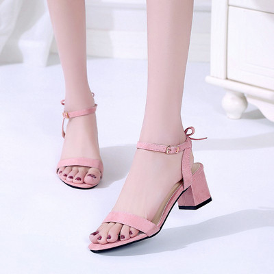 Ženske sandale na četvrtastu petu - od eko brušene kože