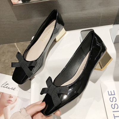 Ležerne ženske cipele s ravnim potplatom i trakom