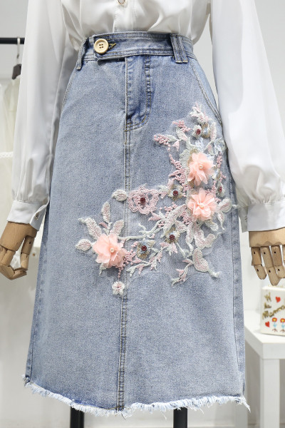 Jauna modeļa sieviešu svārki ar 3D elementiem un augstu vidukli