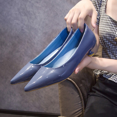 Sieviešu lakādas smailas kurpes ar 6 cm plānu papēdi