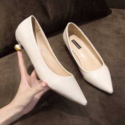 Sieviešu lakādas smailas kurpes ar 6 cm plānu papēdi