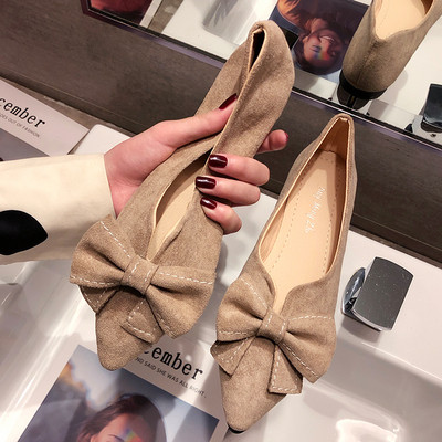 Női alkalmi cipő eco velúrból, szalaggal