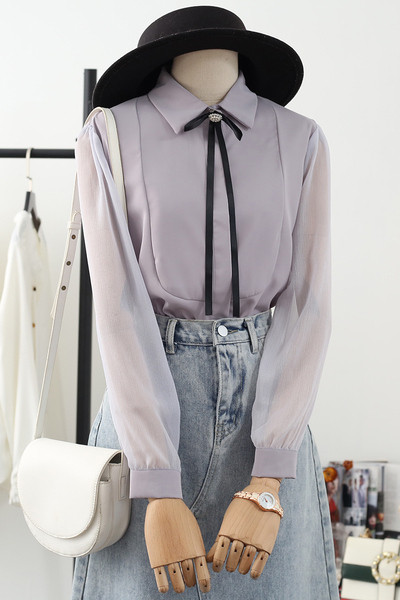 Moderns sieviešu krekls ar klasisku apkakli un zīmogveida piedurknēm