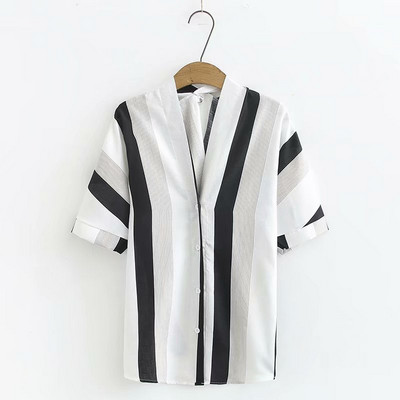 Cămașă modernă de damă cu mâneci 3/4 și decolteu adânc