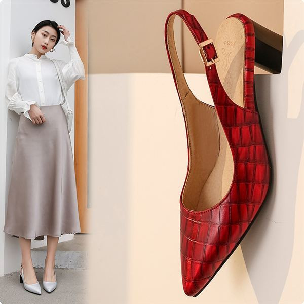 Női alkalmi szandál 6 cm-es sarkú hegyes modellel