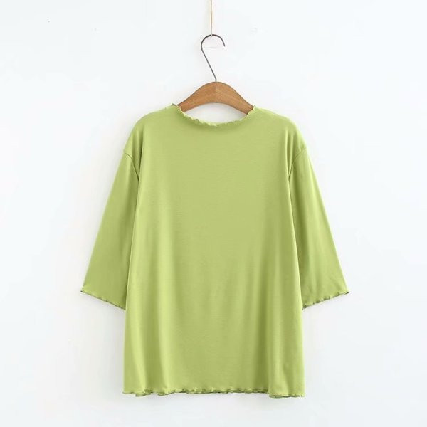 Lihtne naiste triiksärgi mudel 3/4 varrukate ja ovaalse kaelusega