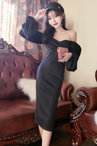 Stilīga sieviešu kleita ar platām piedurknēm un špica kakla izgriezumu